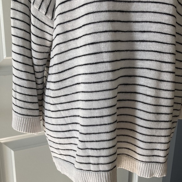 Banana Republic Factory large sweater black and white stripes - Picture 3 of 10